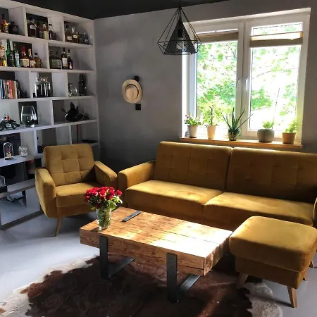 Bursztyn Lasu Apartment *