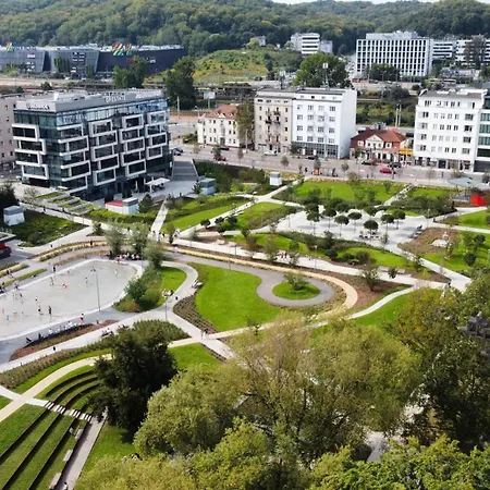 Apartment Bursztyn Lasu *